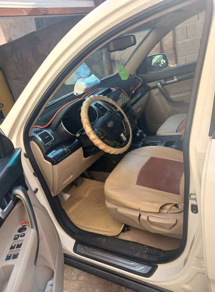 السلام عليكم كيا سورنتو 2014 خليجي رقم بصره بسمي نكليزي صبغ حزام
مكينه 6سلندر كير 6نمر بصمه أبواب وتشغيل
لد أمامي حساس امامي خلفي عينه ديجتال 7راكب 3قطع تبريد تدفئه بردات خلفيه فول عده فتحه تخم تاير جديد +سبير السعر 135 وبيهه مجال قليل 
مكان السياره ميسان مركز للاستفسار اتصل 
***********
