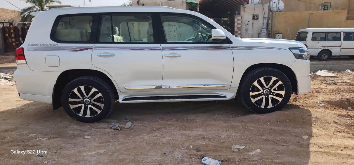 لاندكروز 19 بريميه فول مواصفات مكفوله كفاله عامه ماشيه 99 سياره جديده مال جناي ***********
