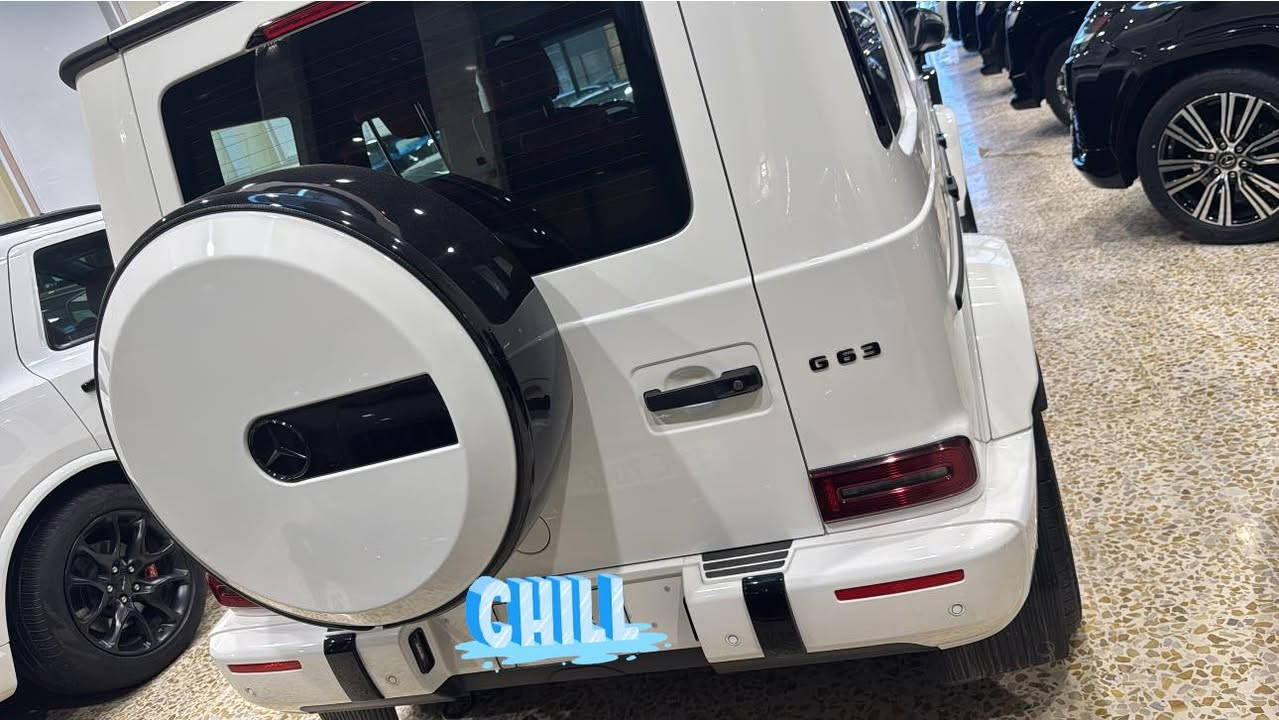 السلام عليكم ورحمة الله وبركاته
جي كلاس 
G 63
AMG
موديل 2021 
ماشيه 17 الف 
 ضمان دولي بصمتين 
داخل احمر. احزام احمر 
شاشات 
كفاله عامه من كلشي 
رقم بغداد باسمي 
بيع او مراوس حسب القناعه 
عنواني بغداد ***********
