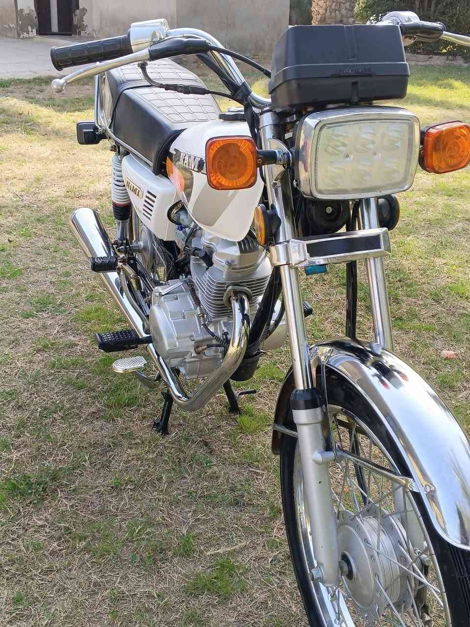 سلام عليكم
دراجه نامه امتياز للبيع موديل25 اوراق اسنكر دراجه نضافه 
مكفوله برغي مامفتوح بيه السعر 650وبيهةمجال بسيط
***********
