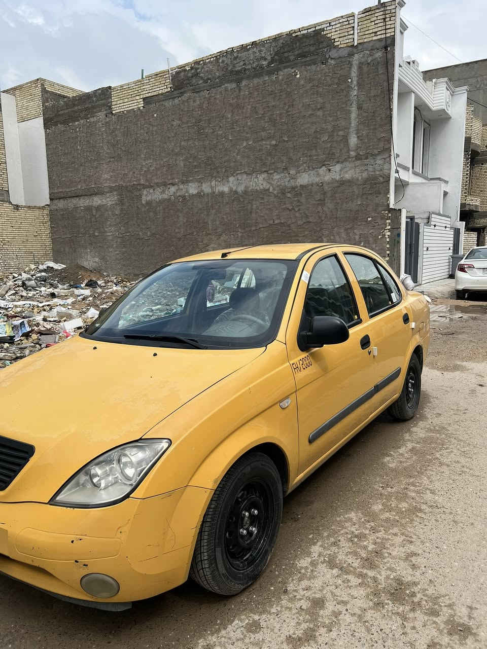 سلام عليكم
للبيع طيبه موديل ١٥ 
بيه جاملغ وصندوك صبغ  اليسر الخلفي وليمن الخلفي علا كد شبر. بدون دواخل ولا جوي بس بخ 
كير مكينه شواصي مكفول 
بيه بس رصعتين ويجن بارد 
نقوصاته بس ماطور ماسحات وشحن غاز فقط 
هيئه وغرامات مصفره 
بغداد الدوره حي دجله 
عارضه ٣٧ وبيه مجال 
*********** 
ممتواجد علفيس
