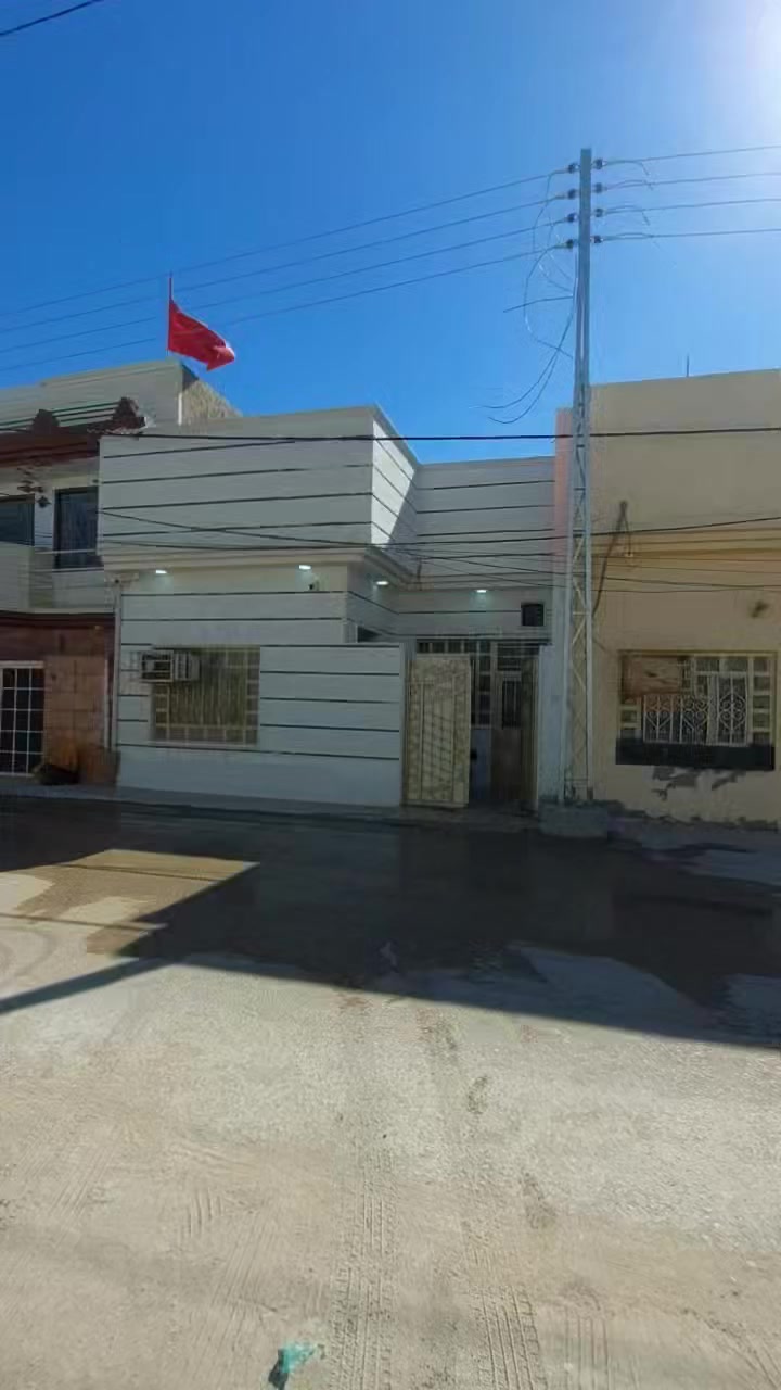 عندي بيت بالبوبيات عمود/55 تقريبا 2كلم عن الامام
المساحه 100م طابق واحد بنائه طابوق السند بأسمي
كافه الخدمات متوفره
للأستفسار(***********)
