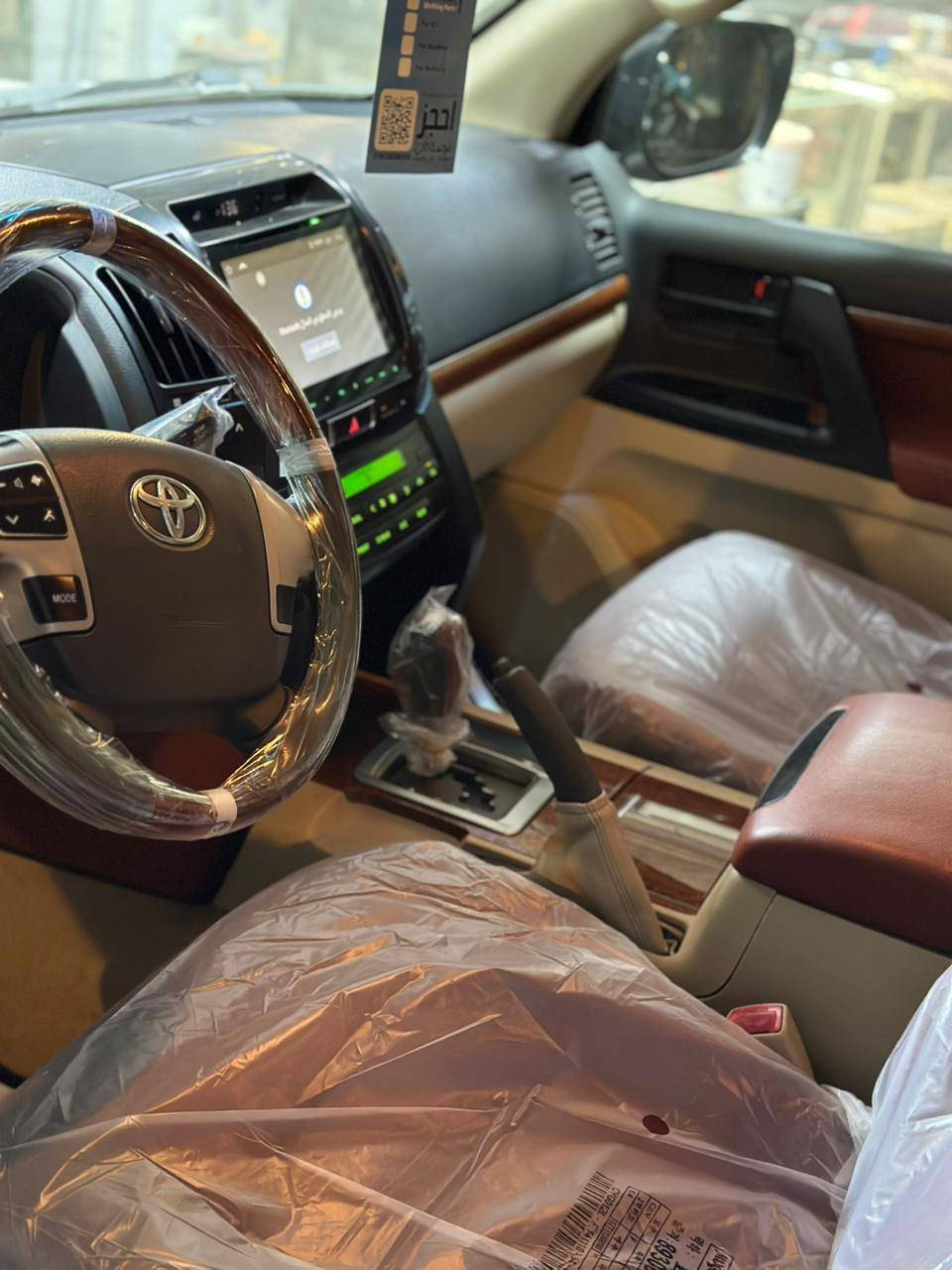 سلام عليكم لاندكروز2014 ابريم فول مواصفات مكفوله وجديده رقم بغداد بسمي تخم تاير وحداديه كله جديد محرك 6سلندر ماشيه 130 مكان ديوانيه سعره 385 وبيه مجال غير متواجد عله فيس 
                              ***********
