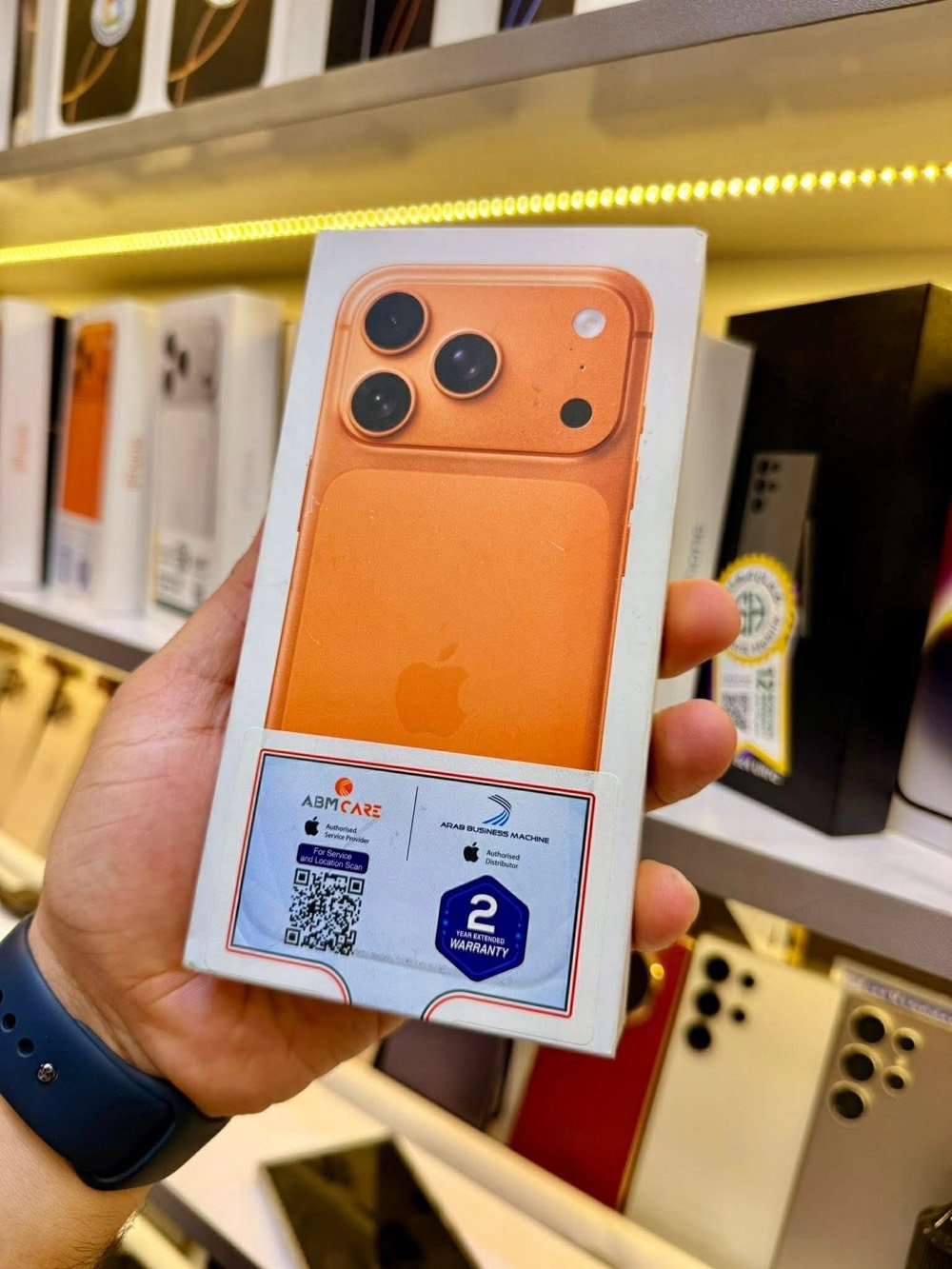 17 برو ماكس برتقالي ذاكره 256 ضمان ABM سنتين وقليل منه موجود بالسوك بطاريه 100 نظافة 100 ملحقاته كامله وجديد(عدد دورات شحن فقط 20 مره)كيبل بعد ممفتوح لاصق شاشه وحافظه تحديث اخر اصدار سعر 2100 الف🔐 
………………………
مكاني سيديه *********** واتساب