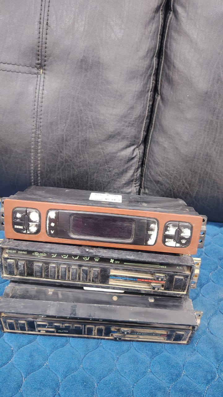 من رخصت صاحب الاكروب المحترم كل الموجود بلصوره متوفر بانسب  الاسعار نعتذر عن عدم ذكر الاسعار  اتصلوا وبيكم خير وتدللو التواصل على ***********
