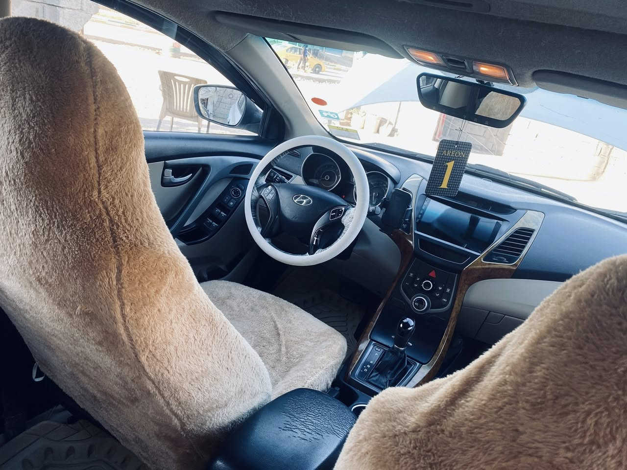 السلام عليكم سياره الانترا 15 فول مواصفات شاشه فتحه مرايات شفط اشاير بلمرايه حاجب خليجي مكينه ١٨٠٠ حداديه تخم تاير تبريد دواخل صاج عسلي رقم ذي قار نكيلزي السياره بيها جاملغ امامي مبدل اصلي بدون دواخل وبيها مكانات بارد والباقي كفاله عامه من كلشي مكان السياره شطره السعر 125 وبيها مجال الشراي يتصل***********
