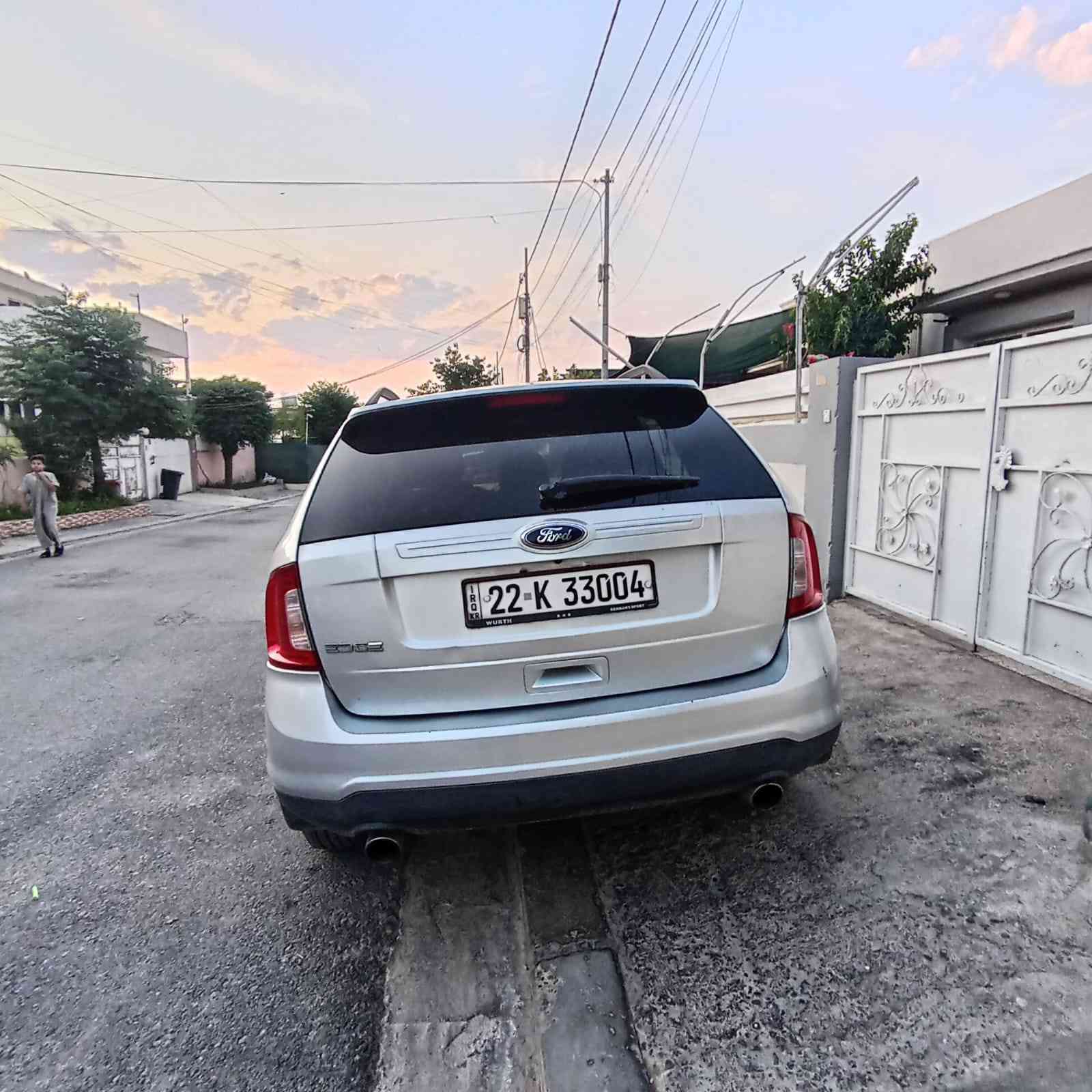 فۆرد ئیدج ٢٠١٣ نیو پارچە دەرگای سایەق مواسەفات se گیر و مەکینە و کارەبایی بەشەرت سەیارەکی توند و تۆلە. 

رەقەم مۆبایل:*********** أربيل, العراق
