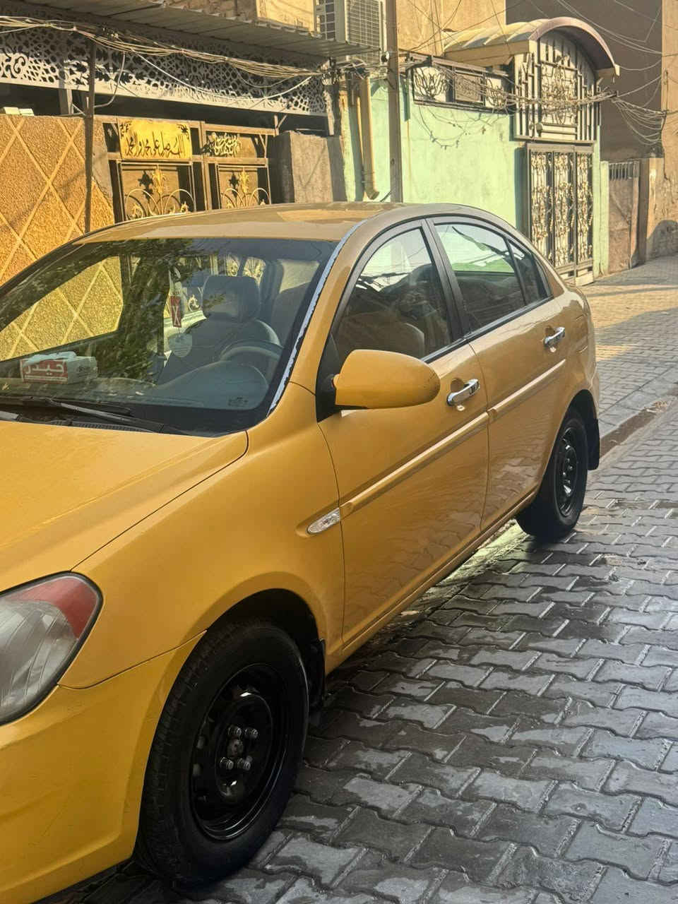 اكسنت 2009 خليجي للبيع بدون حادث بس طخات خفيفة تبريد شغال نضيفة داخل وخارج كير ومكينه رايدها ب 75$ للاستفسار عالرقم ‏‪***********‬‏
