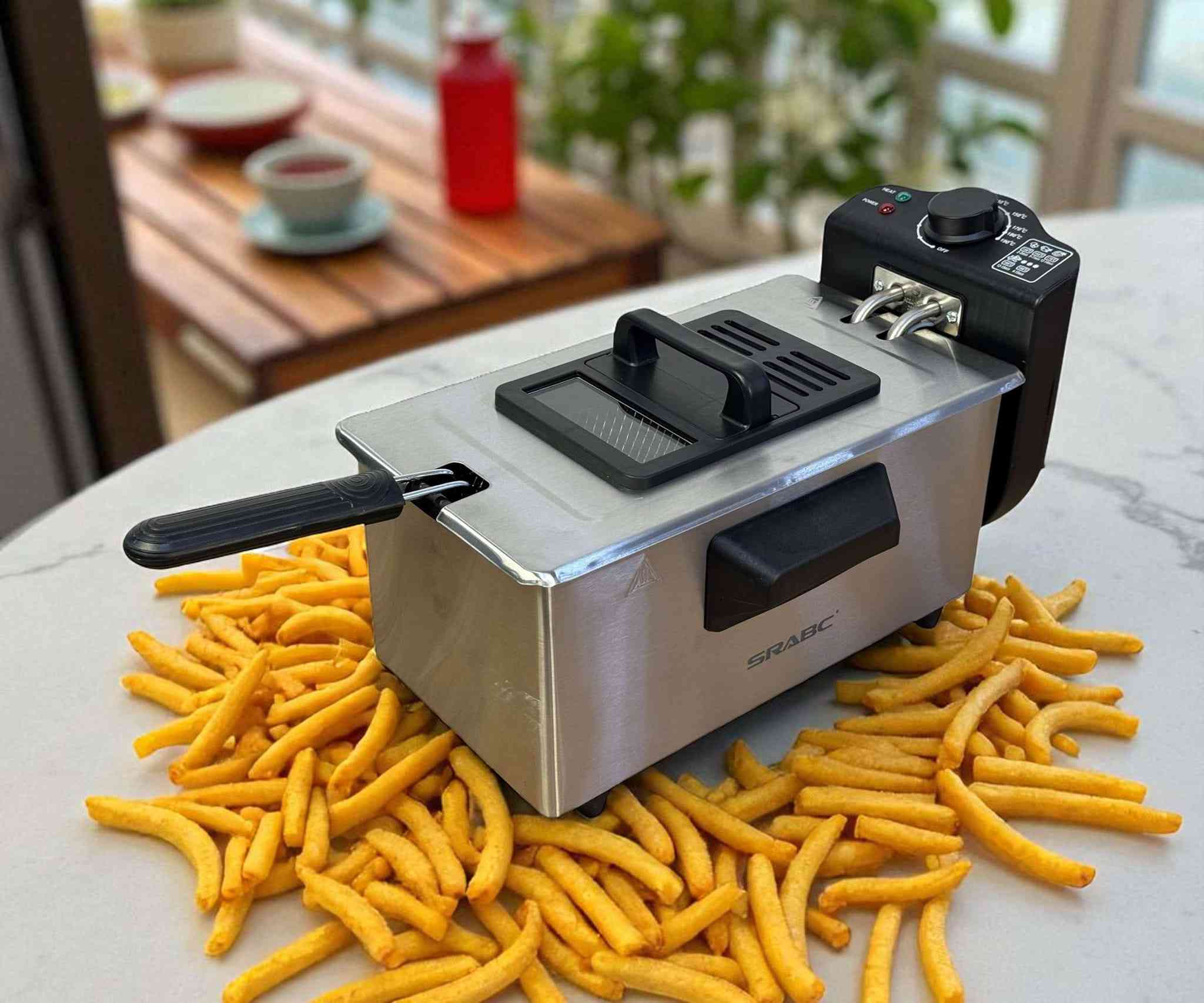 🍟🔥 قلاية ولا أسهل!

جهّز بطاطس مقرمشة، دجاج ذهبي، وسمك لذيذ خلال دقائق مع قلاية SRABC بسعة 3 لتر!

بتصميم ستانلس ستيل أنيق وسلة عملية، وحرارة توصل لـ190°، تتحكم فيها بسهولة وتخلي طبخك احترافي كل مرة 💯

✅ قوة 2000 واط لتسخين سريع

✅ مؤشر تشغيل وتسخين

✅ حماية من الحرارة الزائدة

✅ تصميم آمن وسهل التنظيف

✅ صنع في الصين بجودة عالية

توصيل مجانا لكل محافظات العراق

سعر فقط : 38 الف

للتواصل معنا على الواتساب : ***********
