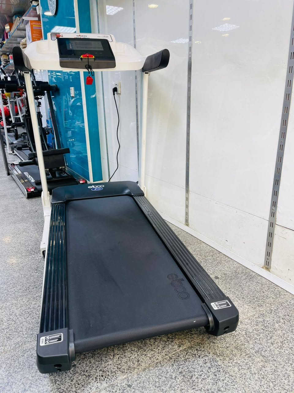 جهاز جري تايوان يتحمل وزن 150ضمان سنه قابل للصيانة سعر 500خدمه توصيل كربلاء شارع ميثم التمار ***********ابوسيف***********
