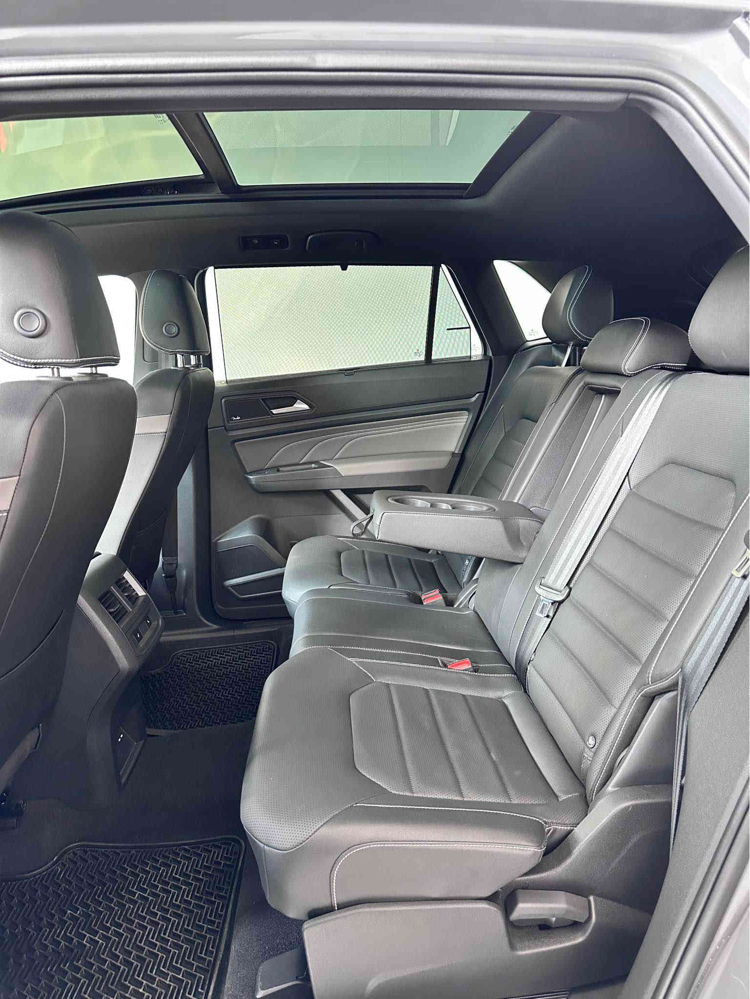 وصول الجديد فولكسفاغن اطلس SEL R_LINE PREMIUM CROS SPORT  محرك V6 تنفس طبيعي سيارة فول مواصفات واحد على واحد 

رقم السيارة : بدون رقم يترقم شمالي 
موقع السيارة : دهوك 
نوع السيارة : اطلس كروز سبورت ار لاين بريميوم اعلى فئة 
موديل السيارة : 2023
المسافة المقطوعة: 13.000 ميل 

مواصفات: 1/1 

بصمة تشغيل 
بصمة ابواب 
تشغيل عن البعد 
كراسي جلد كهربائي وخزن 
كراسي تدفئة وتبريد 
كراسي خلفية تدفئة 
اوتو بارك 
شاحن وايرلاس للجوال 
مداخل USB وتايبسي 
بانوراما 
صندوك كهربائي 
حساسات امامية خلفية 
كاميرات فتل 360 درجة 
سستم سماعات Fender Premium
لايت زينون LED مع عدسة متحركة ترحيب 
ستيرن تدفئة 
نظام اوتو ستوب 
رادارت فتل 
رادار مانع تصادم انامي 
رادار خلفي 
رادار خروح عن المسار 
رادار نقطة عمياء جانبي مري 
كيجات الكترونية مع حزمة اشكال 
صندوك كهربائي 
الابواب اضاءة ترحيب علامة فولكسفاغن 
مودات القيادة ثلج + ايكو + نورمال + كوستوم 
مرايات قابلة للطوي كهربائي 
ستاير خلفية بردات 
هوك خلفي 
دفع رباعي فورمتيك 
الويل 21 اينج 

سيارة بيها بعد مواصفات عديدة 

ملاحظات: بدون صبغ كفالة عامة عدا شبر بارد جاملغ امامي بدون دواخل بدون ايرباك سيارة جديدة ما شاء الله 

السعر 33.500$ 

للأستفسار :

***********
*********** سميل
