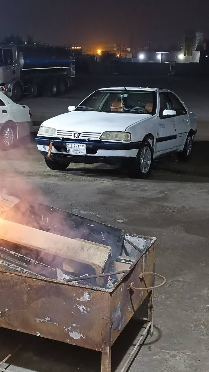 بيجيو ٤٠٥ مديل ١١ مكينه وكير خير من الله بس هلمره حطيتلهه دهن عراقي صار بيهه دخان كللللش خفيف مااعرف منين  سنويه لل٢٧ ياله تنتهي راعي يريد تحويل السياره حلوه وناعمه عوزهه شوي ترتيب  سعر قفل ٢٠   من الاخير كلش او مراوس بمحور مكاني خور الزبير  ***********
