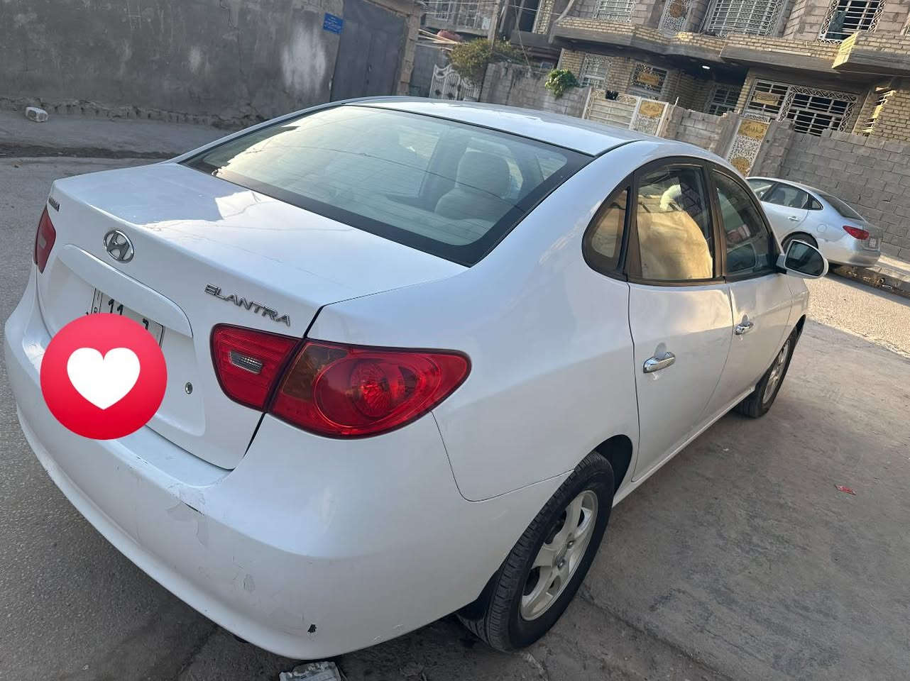 سلام عليكم للبيع الانترا 2009 بغداد محرك 1600 ضرر بسيط بين الباب العبري والجاملغ مابيها اي نقص تبريد مكينة گير كهربائيات ‭0783 869 0865‬
