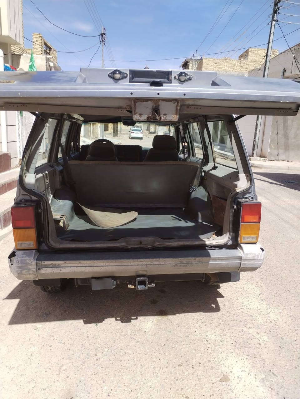 السلام عليكم جيب شيروكي93 سيارة بلادية بدون ضربه ولا صبغ محور كير ومكينه250
رقم بغداد الماني شرط التحويل السعر 33وبيها مجال تواجد ميسان للاستفسار***********
