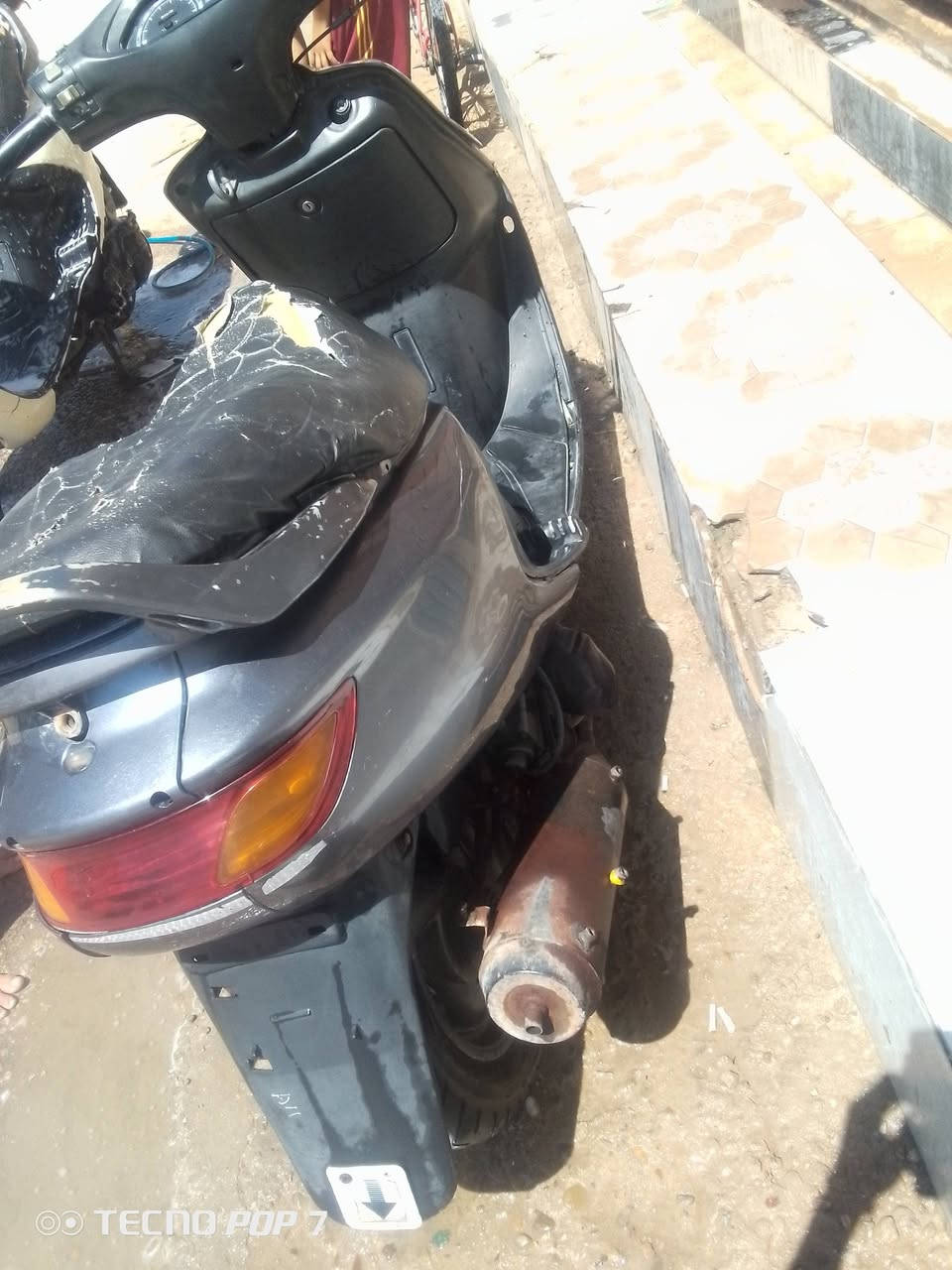 سلام عليكم دراجه فراشه مابيهه شي عوزلهه بس سلف وكلجات دراجه نضيفه سعر 250 رقم***********
