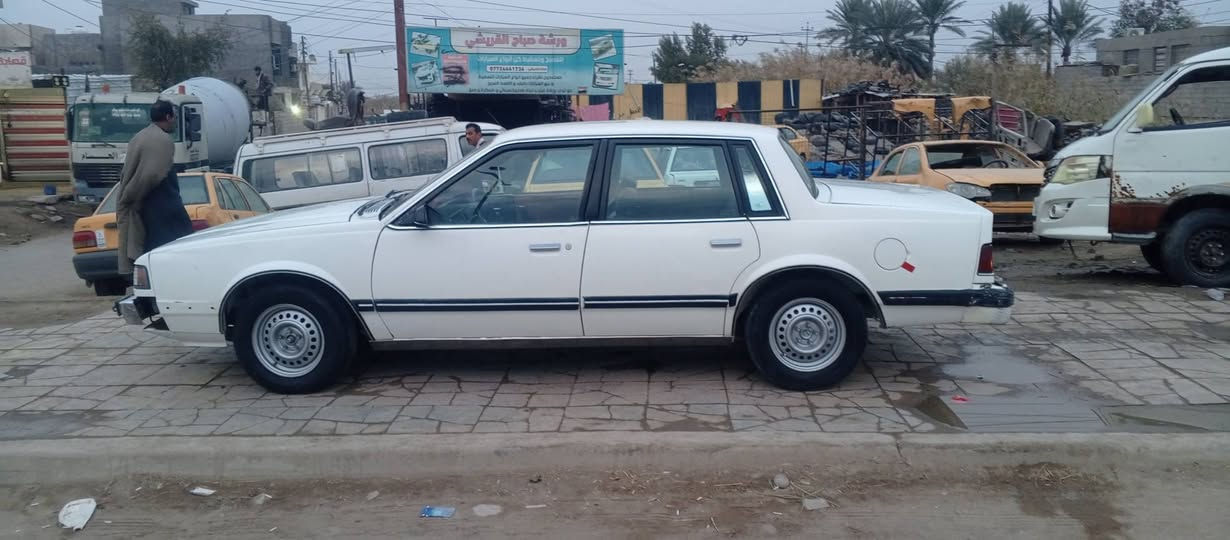 السلام عليكم سلبرتي موديل 1989 كير ومكينه وتخم تاير جديد صدر جديد تحويل مباشر السعر 35 وبيهه مجال العنوان فلكه بسمايه أو مراوس حسب القناعه ررقم الهاتف ***********
