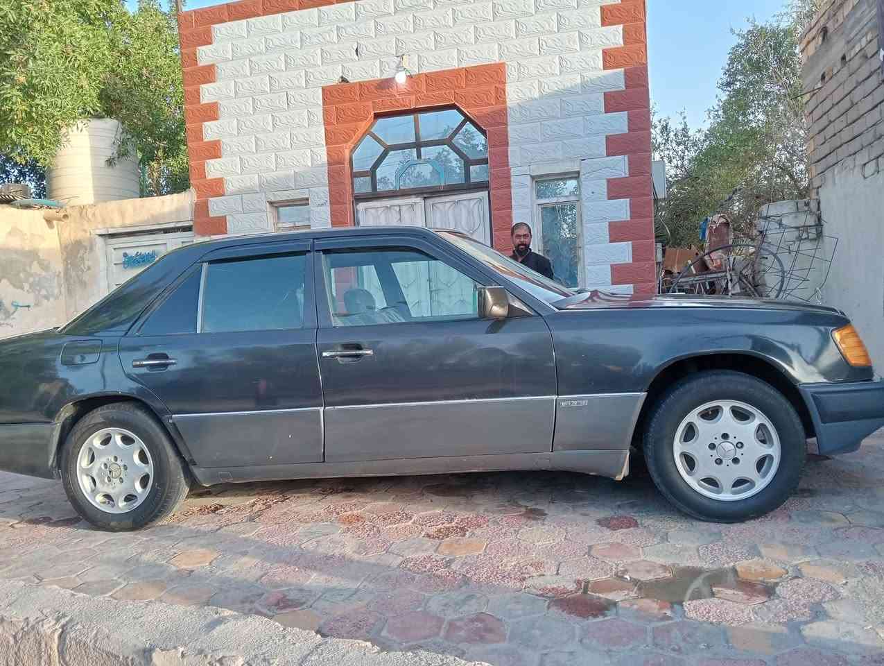 سلام عليكم مارسدس دب مكينه 2500 سياره كفاله عامه مكينه كير تخم تاير تبريد كله جديد وشرط سياره مصبوغه جماليه اثر جراد سياره كلش نضيفه رقم نكليزي باسمنه مكاني ذي قار قضاء الفهود السعر 60 وبيه مجال ***********
