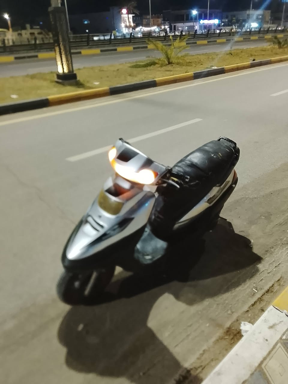 سلام عليكم دراجه فراشه البيع محرك ناعم صوته حلو كفرات جديده تخم تاير جديد نقصه باتري كهربائي شغاله مكاني بعقوبة التحرير سعر 300 بيه مجل قليل //***********
