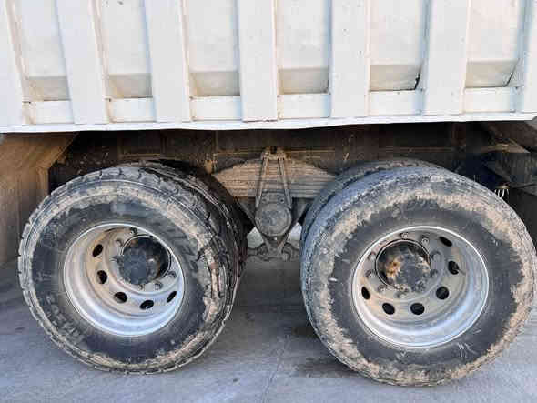 فالفو FM12  دبل قمارة قلاب سكس ويل 
موديل 2002
رقم أربيل شرط تحويل 
بودي سويدي 
كير 4*4
مكينى انجكتر 
حجم 420 
سنوية مثبت سحال بس حاليا سكس 
مجموعة شفت 
حصة كاز 
سعر 250 ورقة 
مكان سيارة بكركوك معرض وسام 
للاستفسار الاتصال على 
***********
*********** 

عدم مراسلة صفحة
