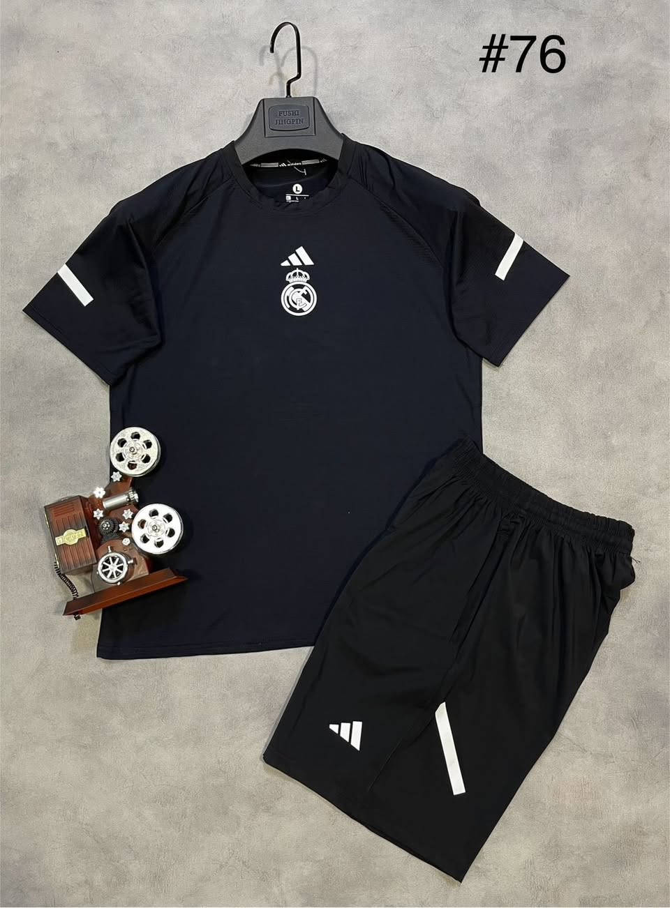 جمله فقط بغداد حافظ القاضي مجمع عمو بابا الطابق الثاني ***********
