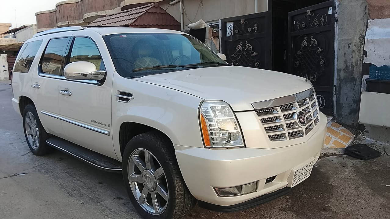 سلاو كاديلاك موديل 2008بيرقم دوبي بةشرتي هةموو شتي قوفلي ٩٥وةرقية زماري موبايل *********** السليمانية, العراق
