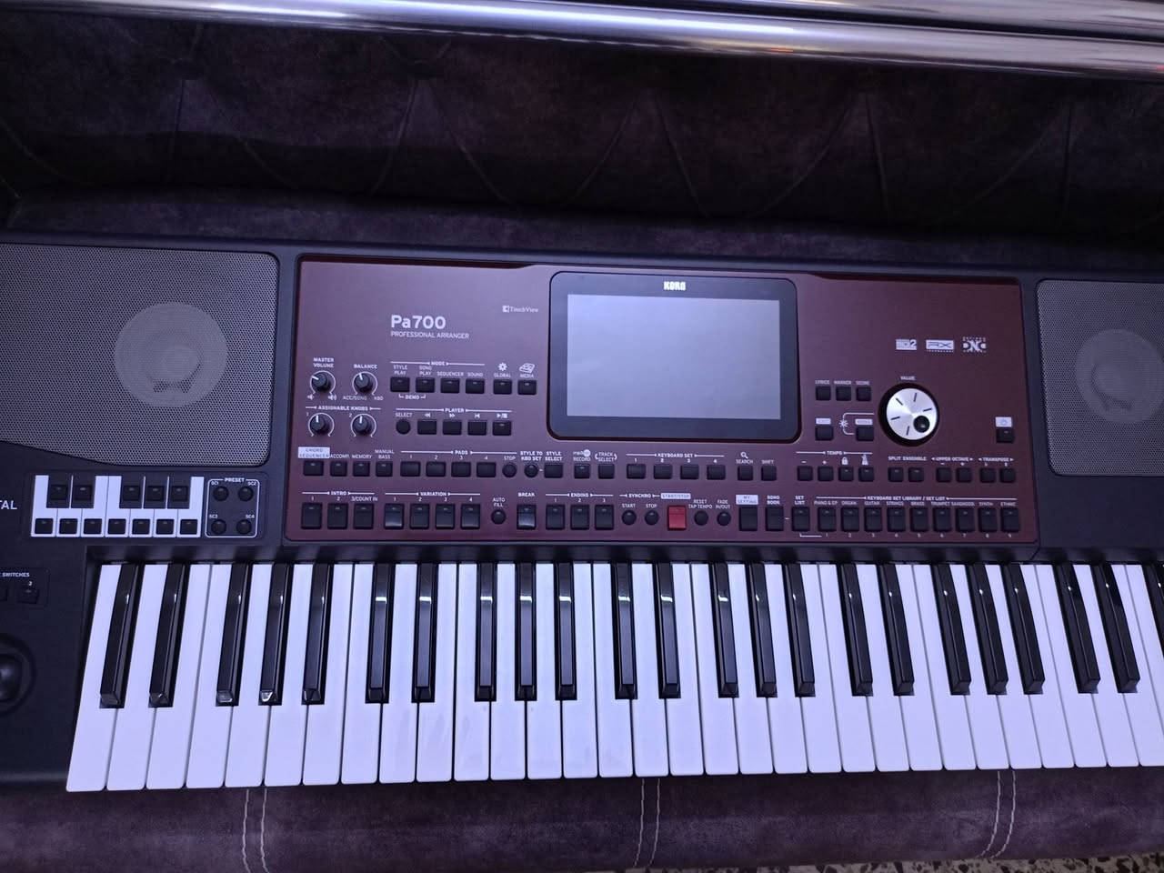 السلام عليكم كورج 700 جديد لوك مامشتغل بس اسبوع جنطة برنامج فول السعر 9 ونص نهاية مكان بغداد الزعفرانيه شراي خابر ماعندي توصيل ***********
