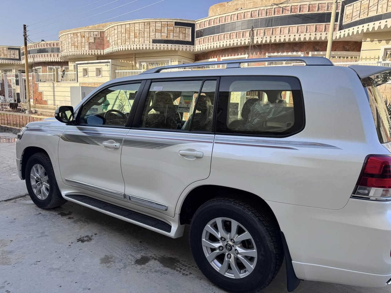 لاندكروز بريم اصل موديل 2016 سياره كفاله وجاهزه من كلشي وباسمي والتحويل مباشر للتواصل ‭٠٧٧١ ٦٤٨ ٧٥١٩‬ المكان ميسان
