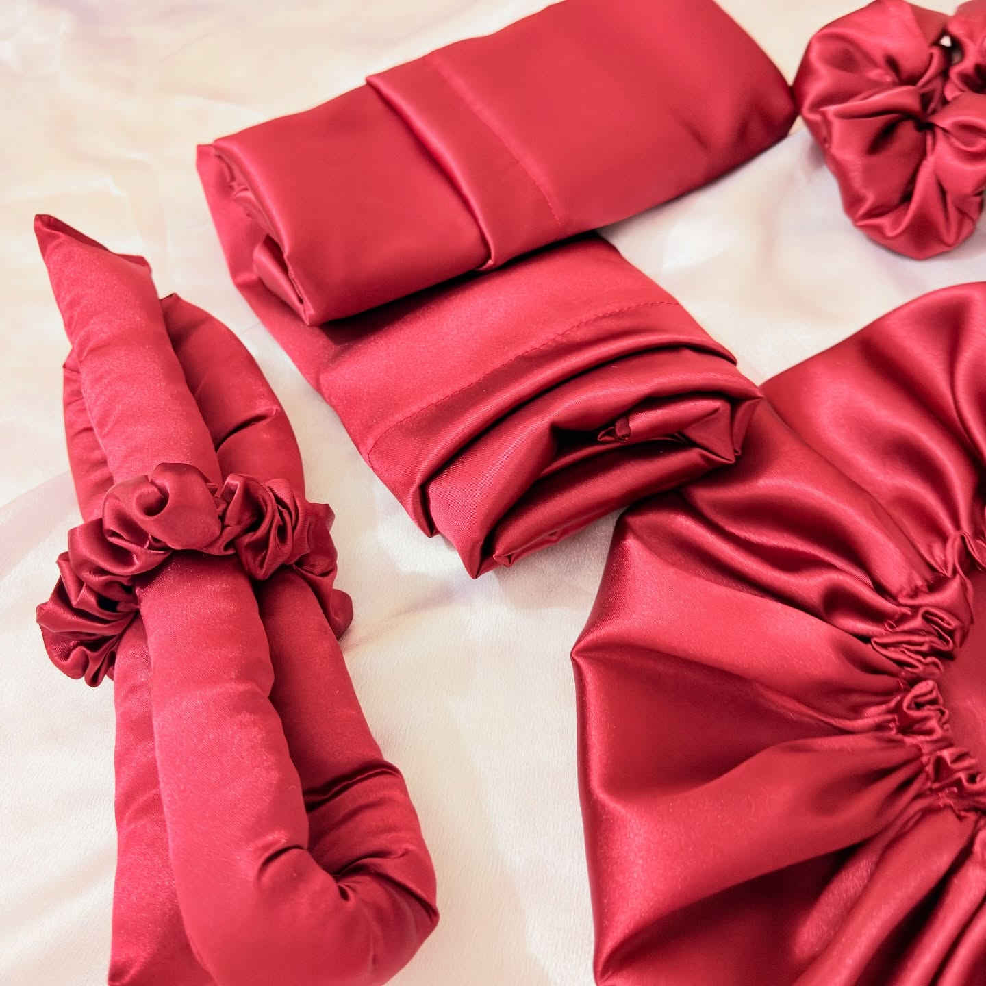 بكج الستن من نوڤارا ♥️✨

بكج من الستن الحريري درجة اولى كوالتي عالي ناعم جداً على البشرة يحافظ ع الشعر من التشابك اثناء النوم يعطي شعوراً بالراحة والنوم العميق ..لمعة الحرير تضيف جمالاً لسريرك ✨🤍

البكج يتكون من 8 قطع وهدية :

وجه مخدة عدد 2 كبير راهي ومريح

بونيه الشعر (كب ) من طبقتين 

انبوبة برم بارد للشعر 

كيترات صغيرة عدد 2 

كيترات كبيرة عدد 2 

هدية من البيج ♥️✨

السعر 30 ألف 

اللون حسب طلب الزبونة 🫶✨

للحجز ارسال رقم هاتف وعنوان 📱📤

التوصيل مجاناً لجميع محافظات العراق 🚕


**إذا كنت صاحب هذا الإعلان وتريد حذفه لأي سبب، رجاءا أرسل رسالة إلى الدعم الفني**