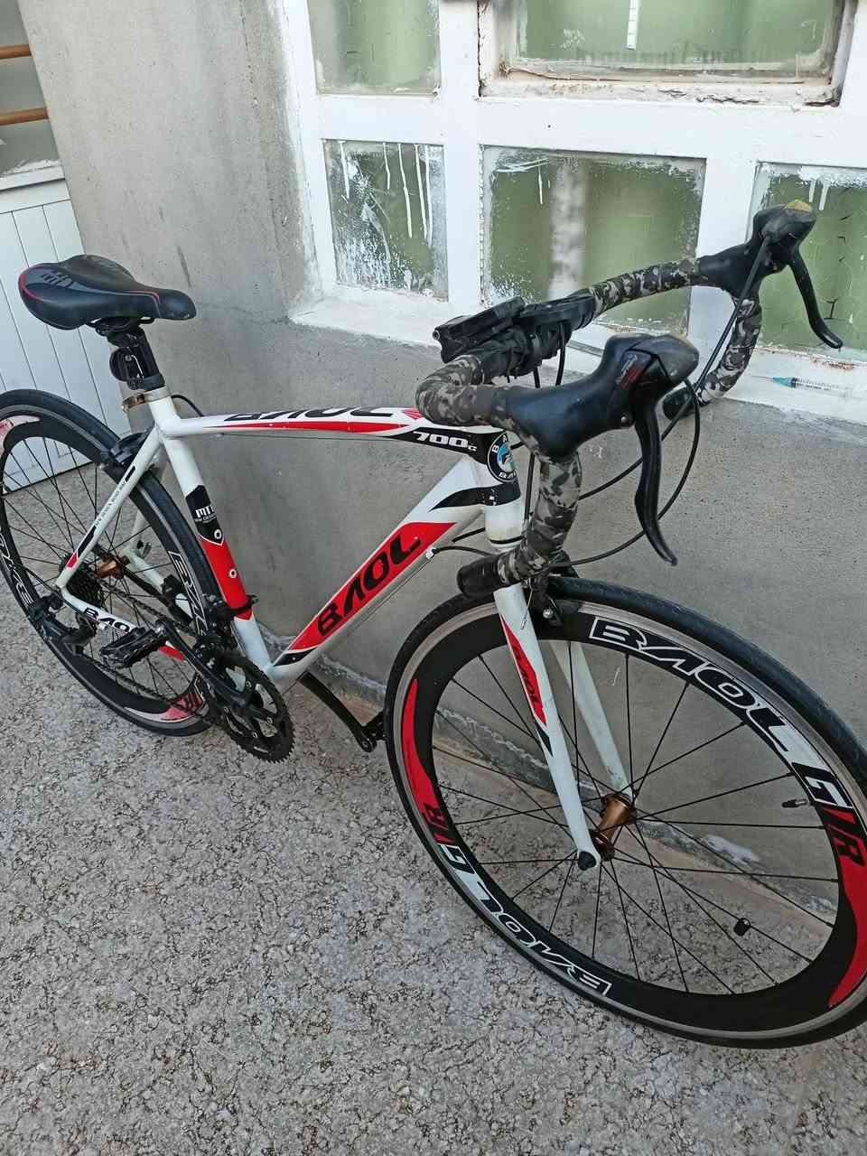 السلام عليكم ورحمة الله 
رمضان كريم 
رود ماركة بولو 
حجم 28 
ارتفاع 50 
سستم تورني 
7*2
دراجة نظافة 98% كلش نظيفة 
السعر 190 الف اخوان 
مع عداد هدية 
التواصل خاص او على الرقم 
***********
