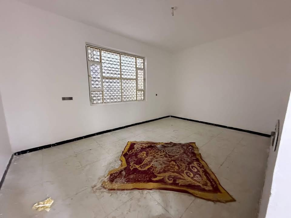 🏠بيت للبيع
📍قرب جسر ال عمار عله شارع رئسي

‼️البيت بي رقم 

‼️البيت بناء ٢٠٢٥

❗️البناء كونكريت مسلح درجه أولى

📐مساحه ٧٠٠م بناء ٢٨٠م 

🕍البناء طابقين 

• الطابق الاول :

• ⁠استقبال 

• ⁠صاله غرف ٢ 

• ⁠مطبخ 

• ⁠صحيات ٢

• الطابق الثاني : 

• ⁠غرف ٤ سويت 

•صاله

•صحيات

⁠

‼️يوجد بيت خلفي مساحه٢٠٠م غرف ٢ صاله مطبخ صحيات استقبال

#مكتب_الشراع_للعقار
🔺بيع وشراء العقارت 🔺إداره إملاك🔺إيجار🔺إستثمار
🔺نبيع عقارك بأسرع وقت وبأفضل سعر
🔺ثقتكم اساس نجاحنا..وخدمتكم أولويتنا...
🔺فرص عقارية مدروسة.. وخطوات ثابتة نحو النجاح
🔺خبرة وثقة للبيع والشراء والتأجير
🔺إمانه🔺مصداقيه🔺إلتزام

📞للإستفسار 

***********☎️
***********☎️
