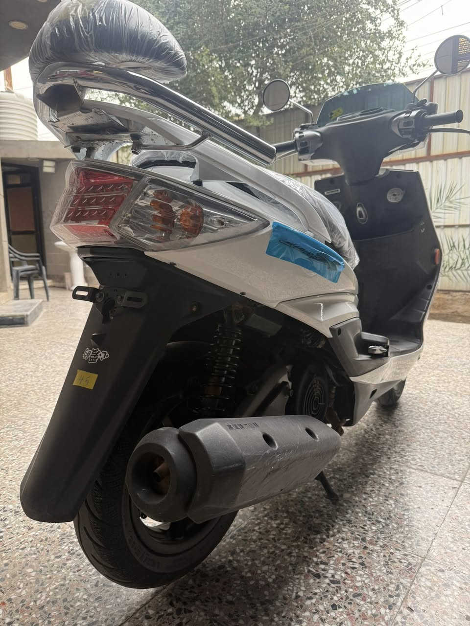 سكنس فحل بلاديه ومكفوله
السعر بـ 1250 مليون ربع 
مكان زعفرانيه 
***********
