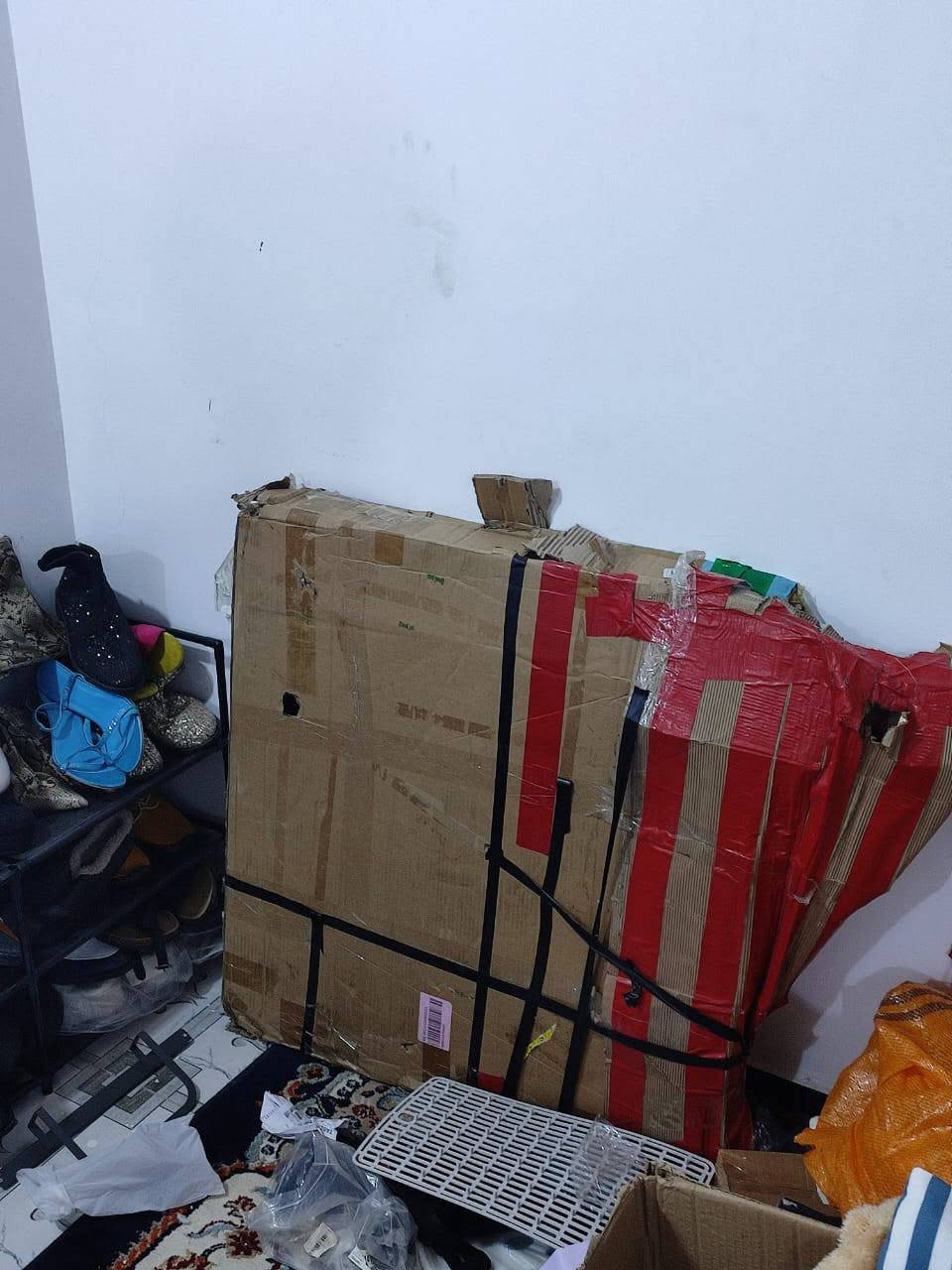 سلام عليكم شلعة كاملة مع اربع شلافان ملابس للبيع مكاني نجف رقم *********** بسعر مناسب
