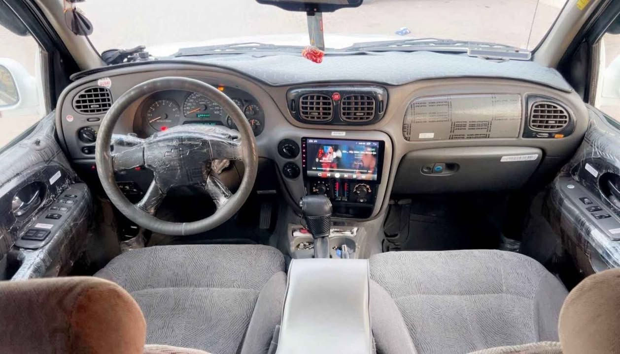 السلام عليكم
السعر 82 ورقه ومجال بسيط
للبيع فقط بدون مراوس شوفرليت ترابلايزر موديل 2004 محرك 6 سلندر حجم المحرك 4200 گير محرك تبريد شرط كهربائيات كلها شغاله حداده جديده تايرات جدد السياره بيها قطعتين صبغ بدون دواخل ايرباكات شواصي مكفوله رقم وسنويه جديد السعر 82 ورقه ومجال مكان السياره اربيل
الشراي يتصل ع الارقام
***********- بي واتساب
***********- بي واتساب
*********** أربيل, العراق
