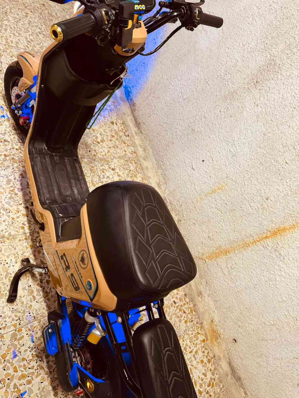 سلام عليكم دراجه R9نضافه 100‎%‎دراجه 5بطاريات دراجه بلاديه شخط مابيهاا مكان بغداد شعله چكوك رقم هاتف ***********سعر 500
