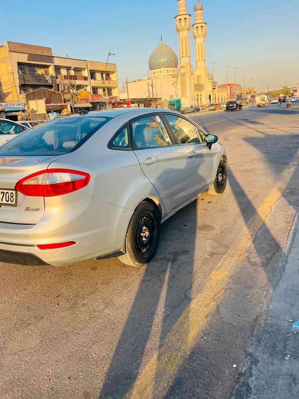 فورد فيستا ٢٠١٨ بصمه شاشه كامره كير أوتوماتيك ٦ نمّر  محرك ١٦٠٠ اقتصادية  بشكل  تبريد ثلج وحلوه وصغيره مال بيت ومال شغل بانزين عادي مو اله محسن وانسى الصرف  السياره بيهه صبغ حزام وجاملغين  ابسمي السياره مكاني بغداد صندوق مو هاشباك  السعر مناسب ٦٠ وبيهه مجال. 

***********
