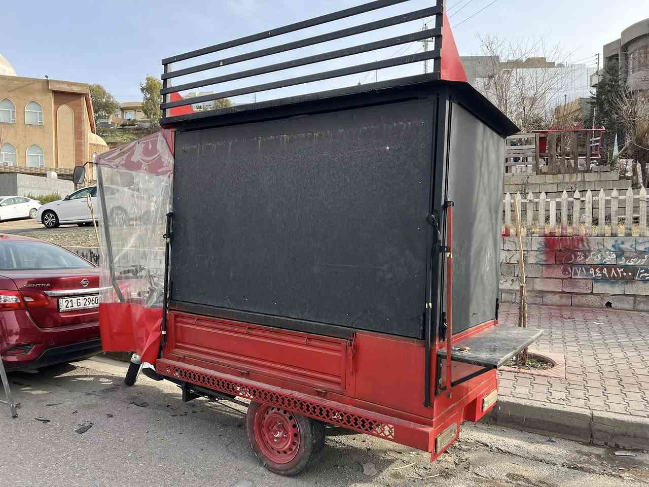 سڵاو ماتۆر ٣ تای بۆ فرۆشتن
کامل ئەشیای لەفەی لەگەڵە تەنانەت ساردی و ئاویشی لەگەڵە یەکسەرئیشی پێ بکە دیزاینی وەستا سەنگەرە زەمانە 

لە سڵێمانیم 
***********
