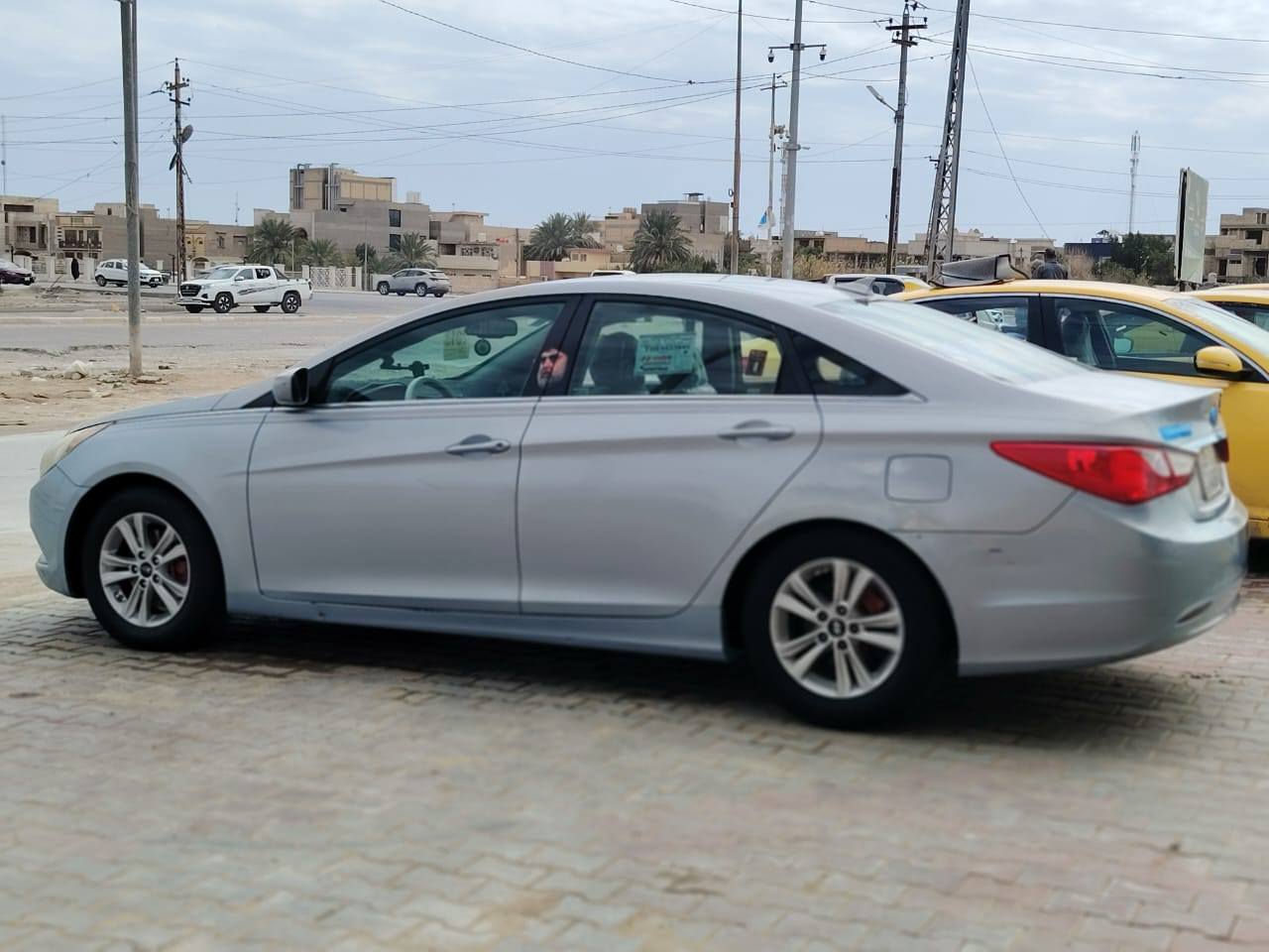 ‏‪المكان واسط الكوت‏‪***********‬‏
يا الله سلام عليكم سوناته البيع نص فول مديل 2013 وارد امريكي رقم نكليزي بسمي  كير خير من الله مكينه 2400 بيها تنقيص ليبل واحد سونارها موجود بل منشور ماشيه 100ميل تخم تاير تدفه شقاله تبريد ثلج🥶سياره بل جيس بل عافيه عل ياخذها السعر 110 وبيها مجال رجان المو شراي لا يتصل
