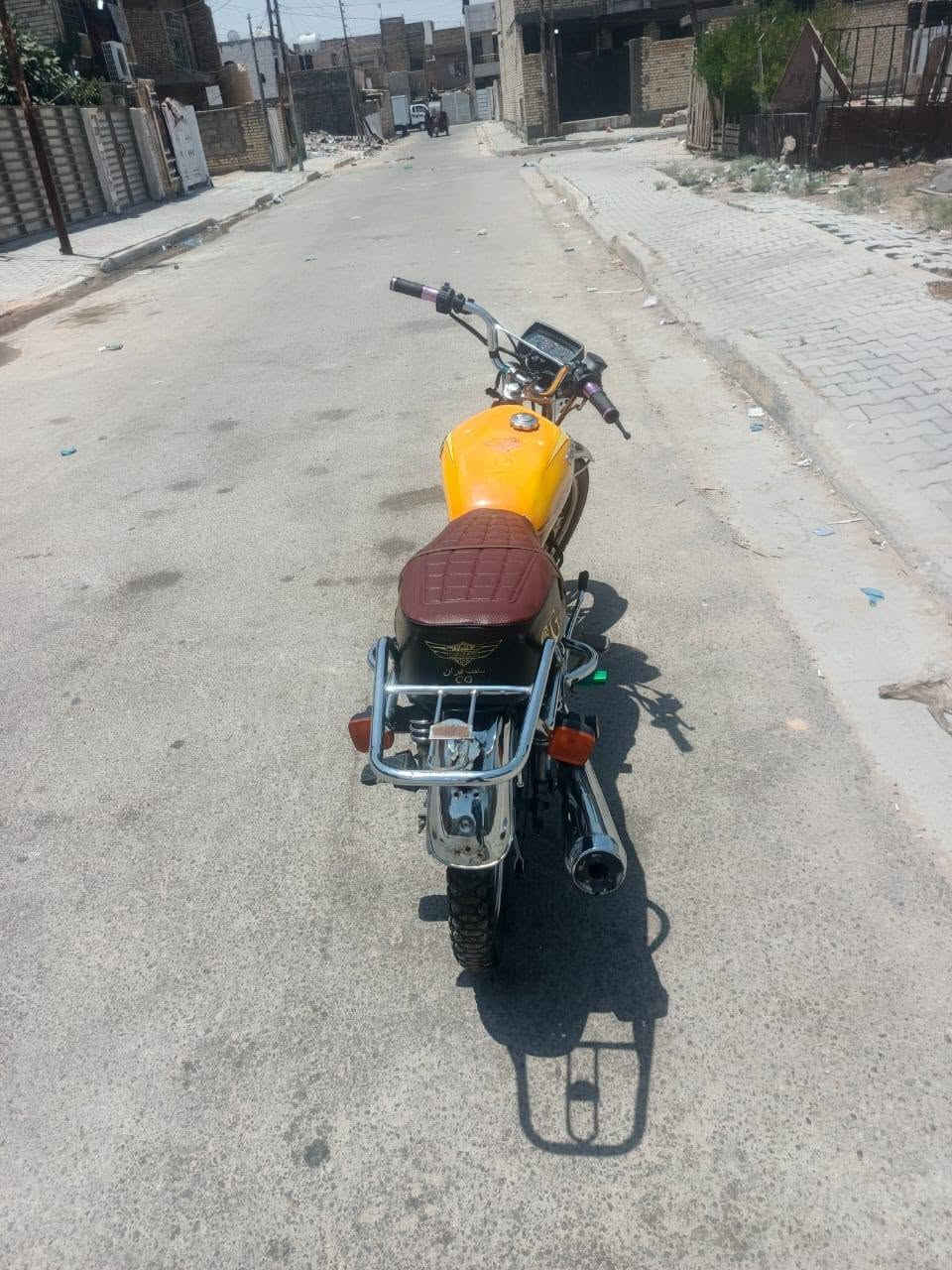 السلام عليكم دراجه ايراني 5كير موديل 23 دراجه نضيفه جدا نقصهه شي بسيط جدا السعر 475 وبيه مجال الشراي 
مكاني بغداد الحسينيه *********** واتساب
