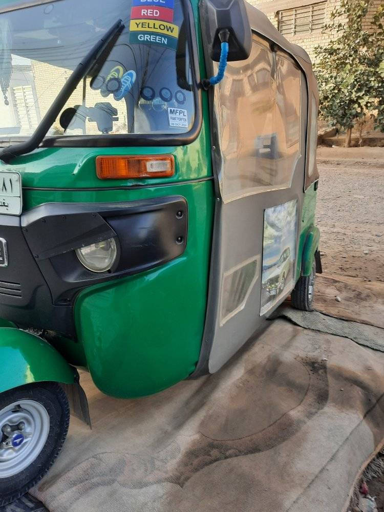 تكتك للبيع موديل 2022 نظيفة 
المكان بغداد البلديات الضباط الثانية 
للاتصال/ ***********
