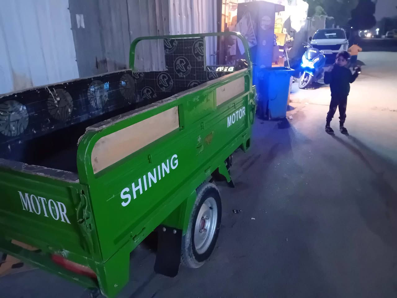 السلام عليكم ستوته صقر للبيع موديل 23داخله كمرك كفاله عامه بغداد مدينة الصدر  ***********
