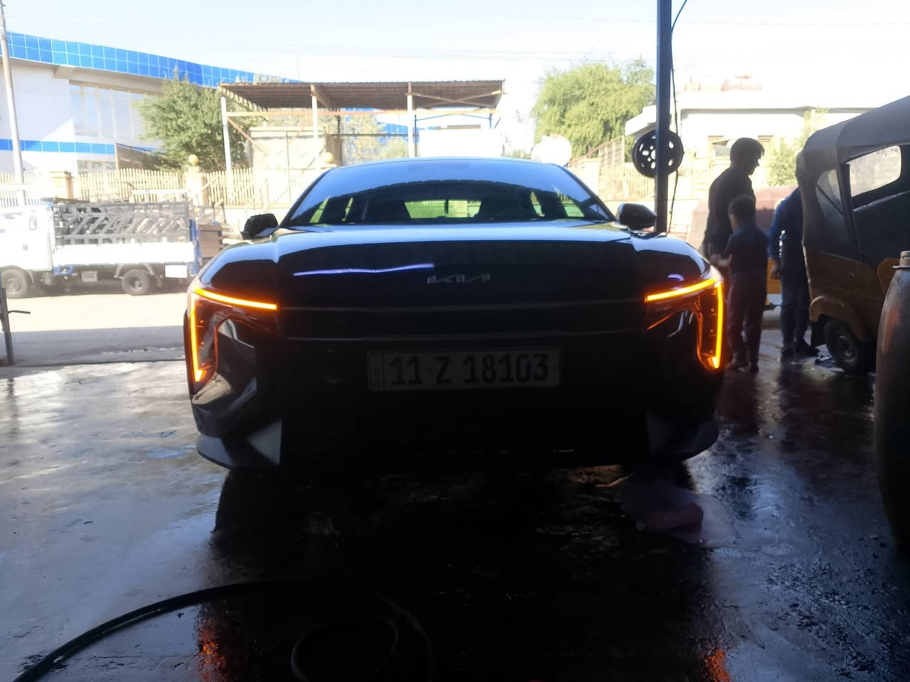 السلام عليكم كي فور موديل 25 ماشيه 5000 
شاصي لغد كفاله بدون دواخل بدون ايربك 
مواصفات شاشه متصله دجتال بصمه 
هند بريك بصمه تشغيل عن بعد رادار خلفي أمامي 
لايت زنون تحكمات جهتين 
سياره قطعه وحده تبديل فقط جاملق 
السعر 177 العنوان بغداد هاتف
***********
