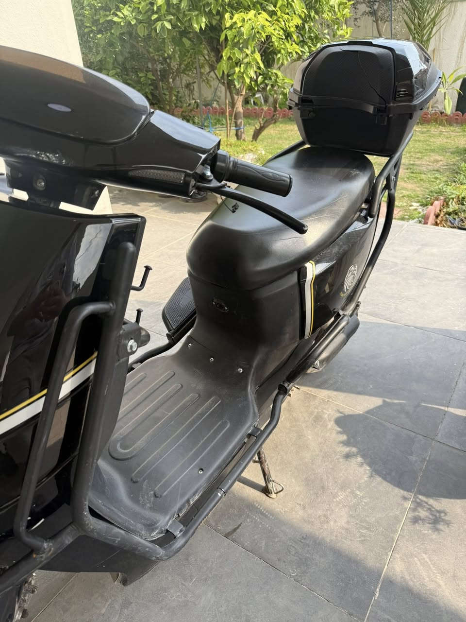 السلام عليكم دراجة شحن من شركة الصقر الاحمر رايدة بـ600  المكان الدورة الرقم ***********
