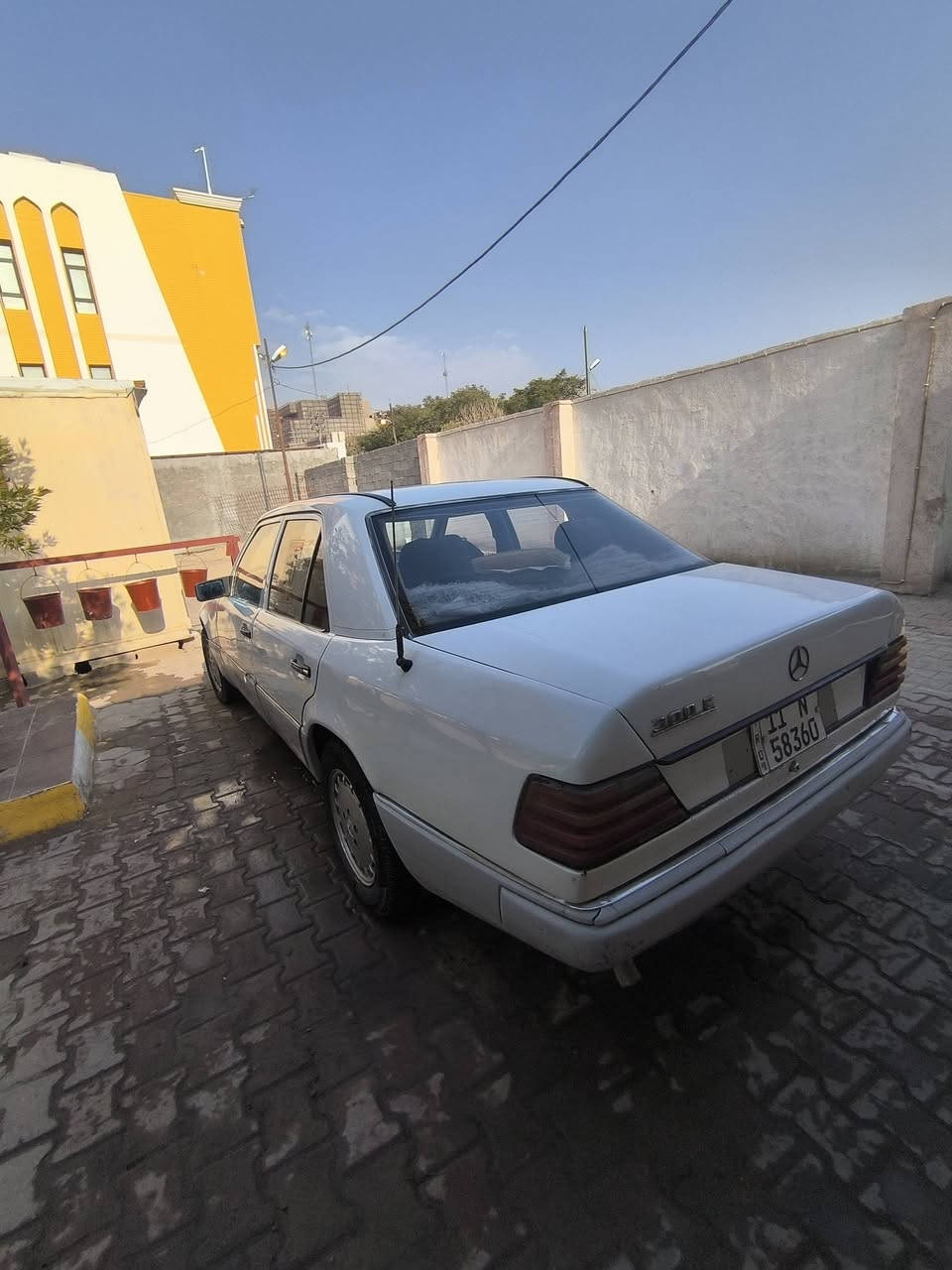 دب موديل 1986 محرك بطه 2500
المحرك بي صوت وبيها قاعده مال دبل جهة السايق طاكة الكير مكفول والبدي كلش نظيف مكانها كربلاء  السعر 37 وبيها مجال قليل 
رقم الهاتف ***********
