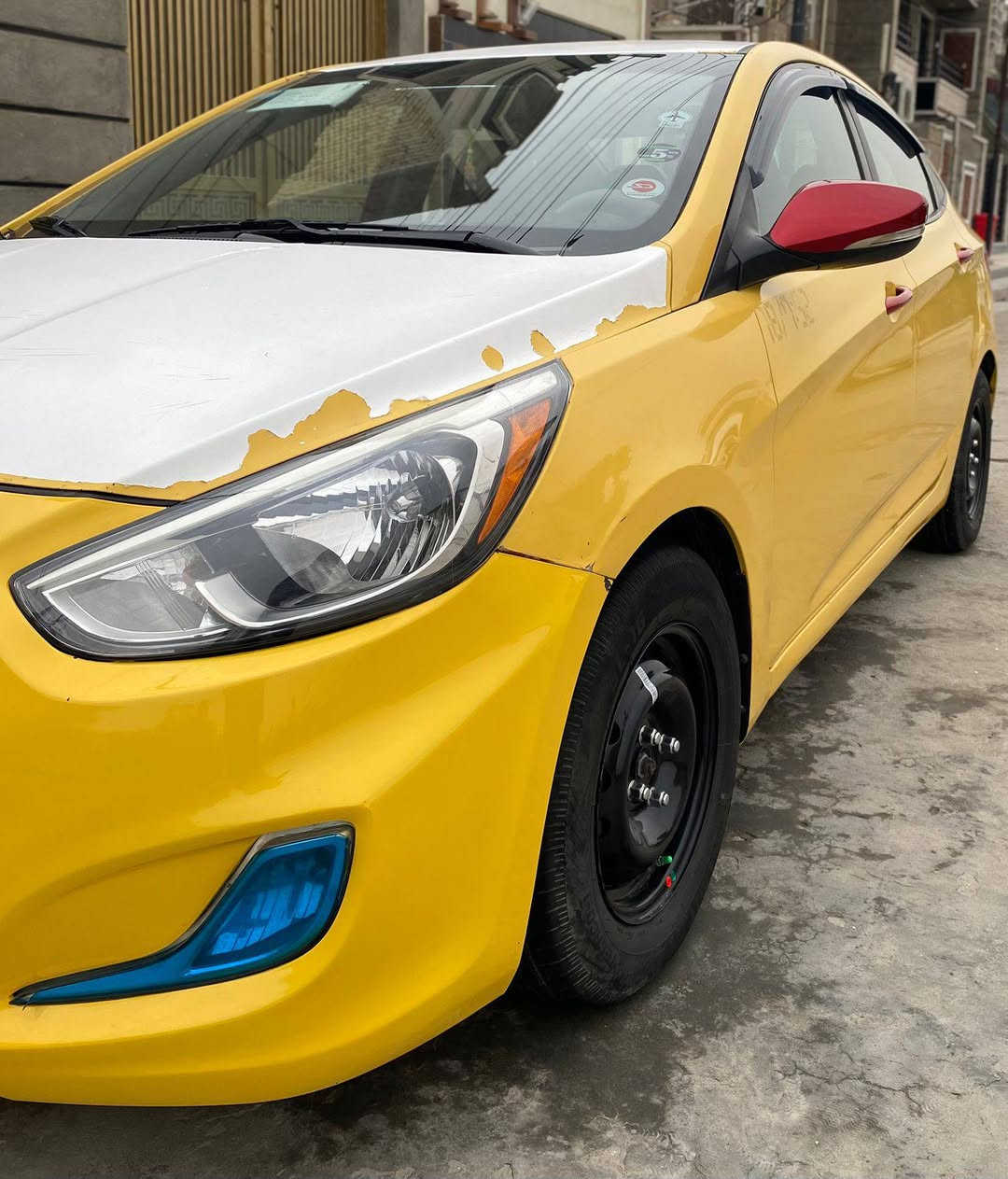 اكسنت موديل 2017 وارد امريكي صور الحادث بالمنشور والسونار همين تبديل جاملغ او باب بدون دواخل مكينة 1600 GDI كير صدر كله جديد تخم تاير سنوية بسمي رقم الهاتف *********** السعر 90
