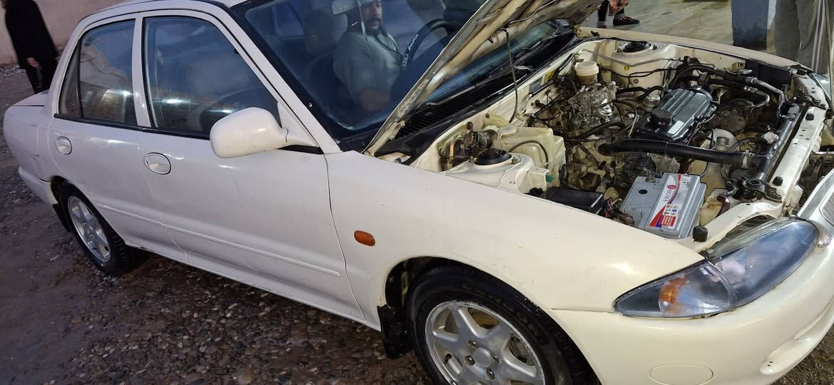 ​🚘 برتون 2004 للبيع 🚡
( السعر 52  و مراوس هم يرهم ) 
(جاهزة للمستخدم)
(​المواصفات والتفاصيل:) 
​المحرك: بحالة ممتازة وجاهز تماماً.
​التبريد: شغال وبكفاءة عالية (ثلج) 
يوجد صبغ في البونيد (الغطاء الأمامي) 
( ​يوجد تعديل بارد في الباب خلف السائق  ) 
​باقي السيارة سليمة وبحالة جيدة جداً السيارة (متعوب عليها لا تحتاج لأي مصاريف إضافية)
الاستفسار اتصل على رقم 
***********
