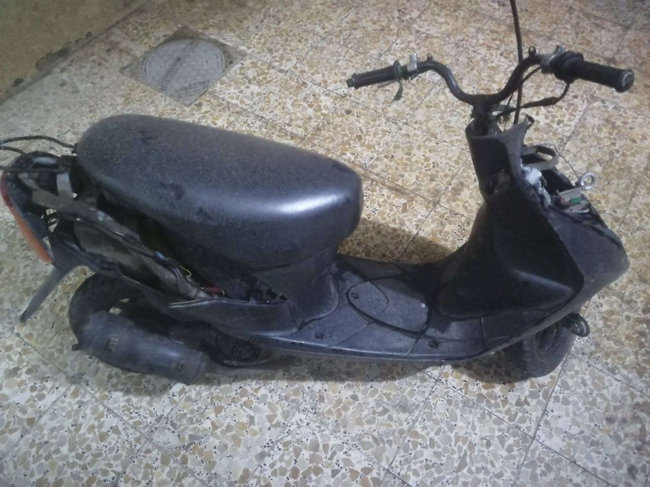 دراجه ساسوكي كوم حديد  الدراجه كلشي مابيها بس كاطعه نار قيم وخذ ***********
