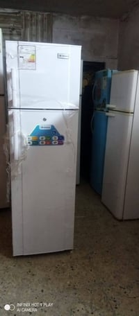 ثلاجه • نضيفه • ١٤قدم