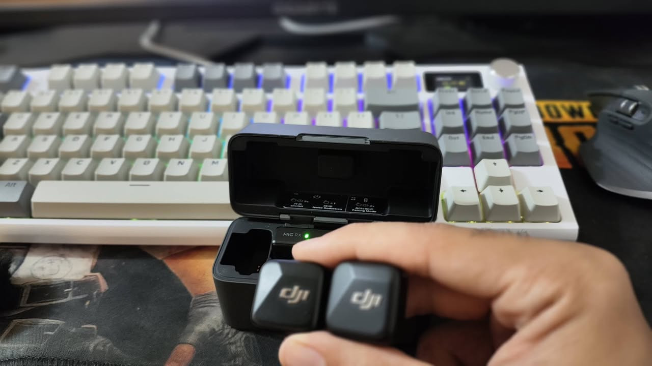السلام عليكم DJI mic mini combo كامل ملحقات للبيع سعر 110 الف توصل مجاني المايك جديد استخدام كلش قليل للتواصل واتس اب ***********
