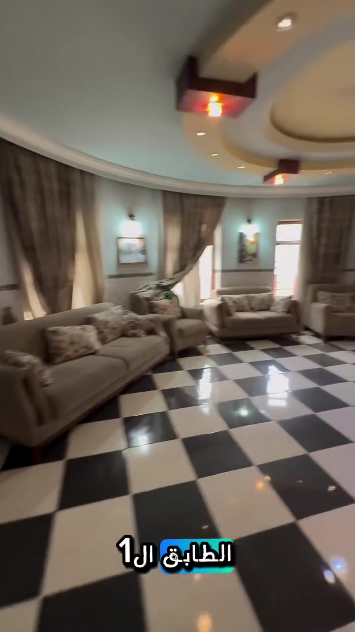 عقار للأيجار 📍🏡
في منطقة رعاية متكون من ٣ طوابق 

للمزید من المعلومات 👇🏻👇🏻
***********-***********
