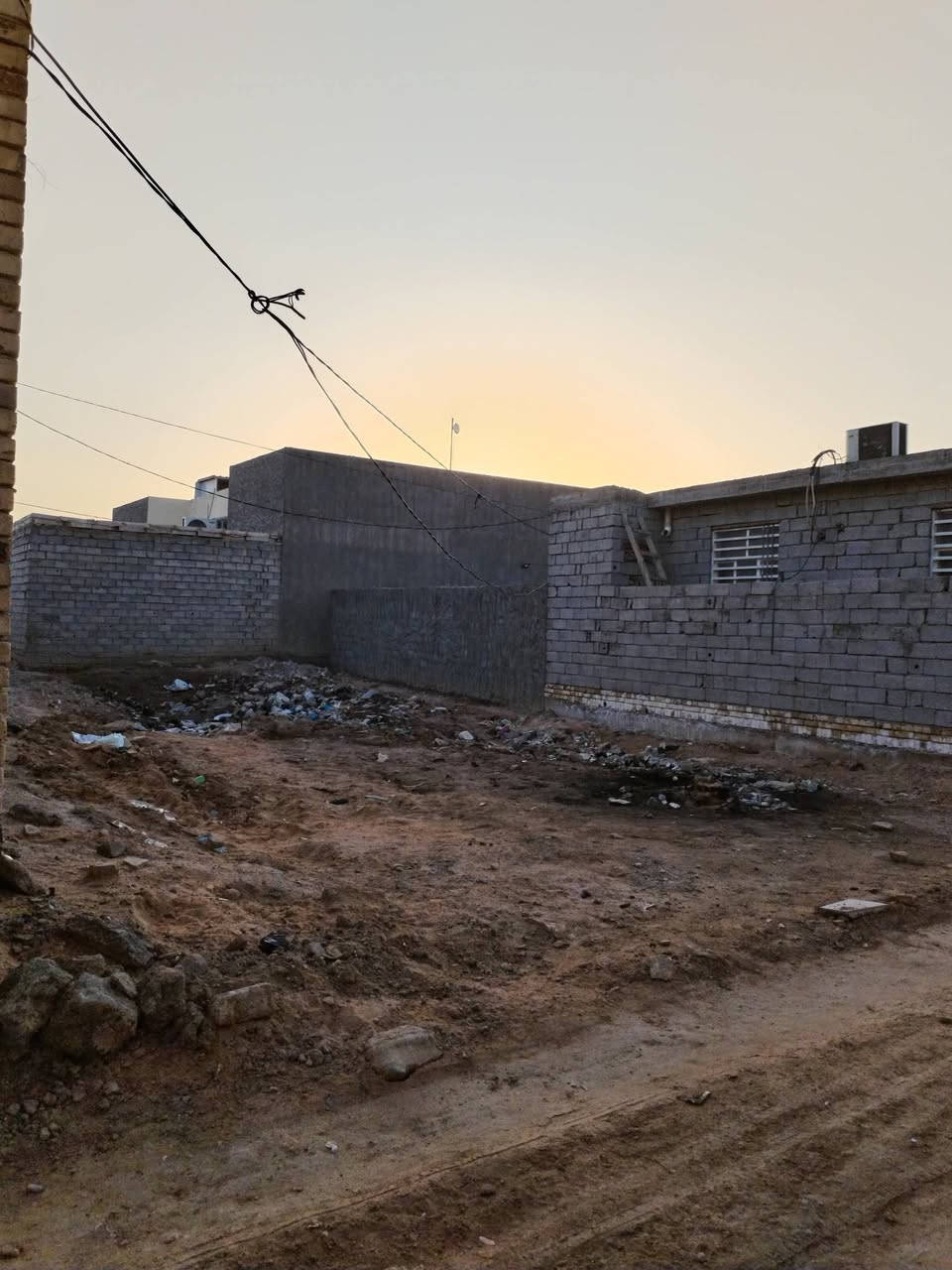 قطعه ٢٠٠ متر طابو زراعي سند ٢٥ كاع متوجهه للبناء للاستفسار. *********** نجف مشخاب
